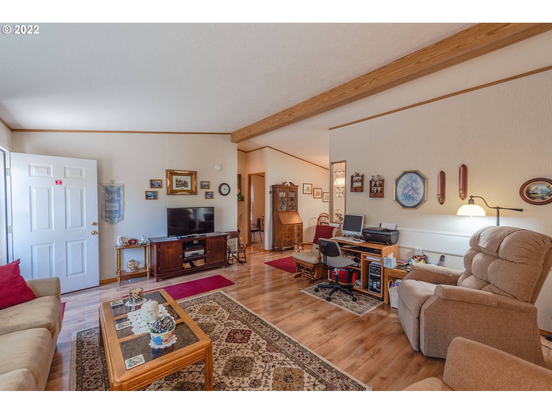 63248 Everest Road Coos Bay, OR 97420 - Photo 7 of 32 Living Room