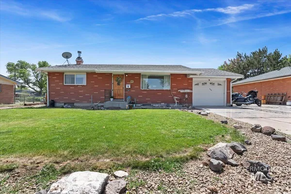 $369,990 | 845 East 16th N Street, Mountain Home, ID 83647