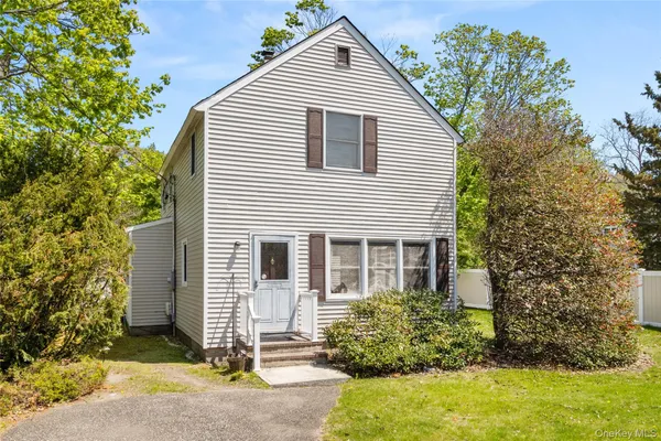 $3,995 | 217 Greeley Avenue, Sayville, NY 11782