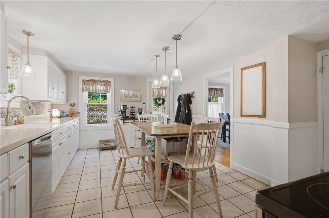 44 Old Great Road North Smithfield, RI 02896 - Photo 6 of 41