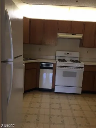 $2,400 | 2307 Doolittle Drive, Unit 2307, Bridgewater, NJ 08807