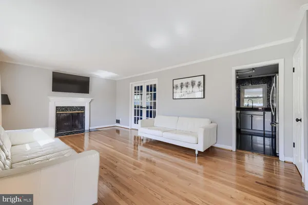 $3,500 | 114 West Seminary Avenue, Lutherville-Timonium, MD 21093