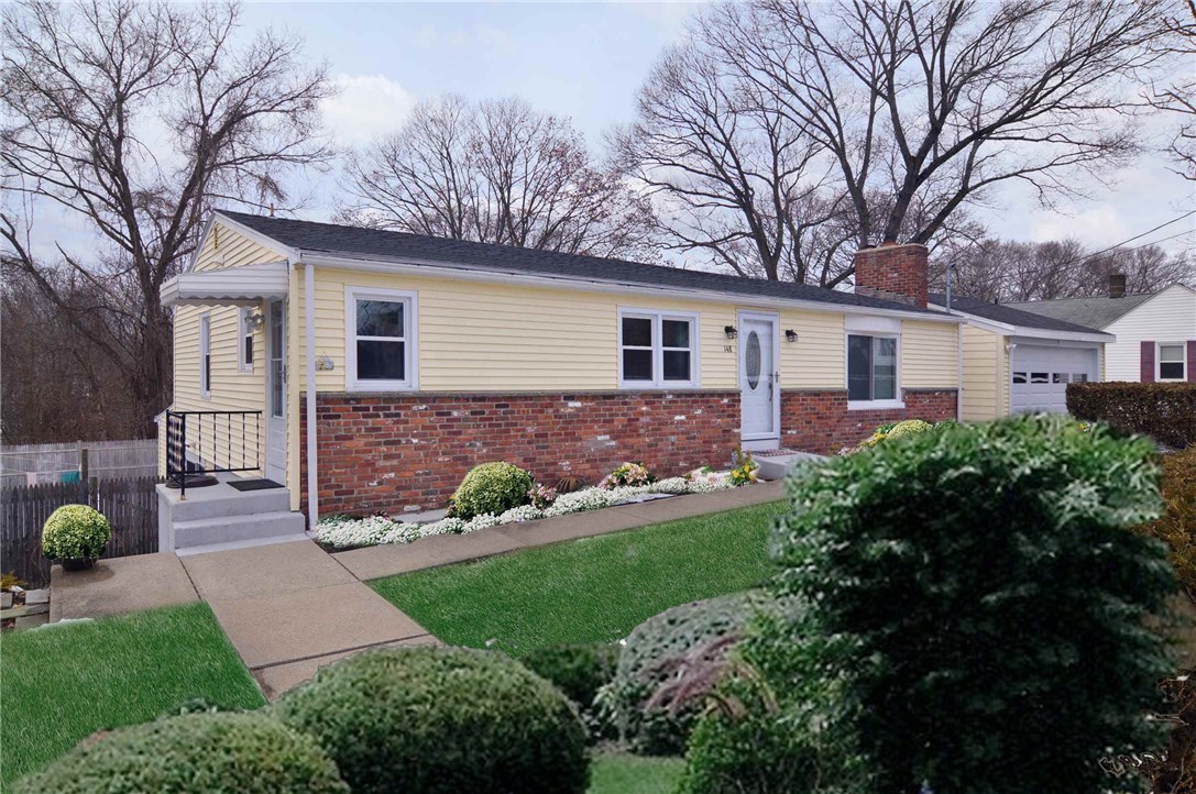 148 Iroquois Road Cumberland, RI 02864 - Photo 1 of 37 Gallery Image 1