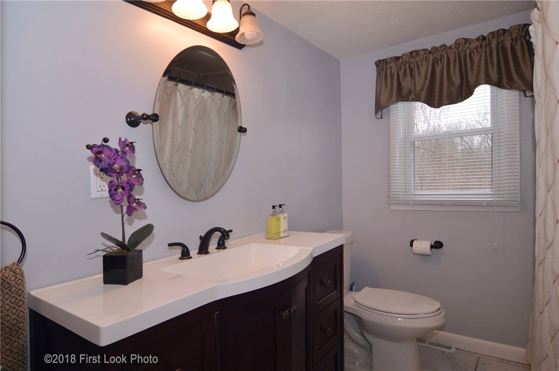 148 Iroquois Road Cumberland, RI 02864 - Photo 19 of 37 Gallery Image 19