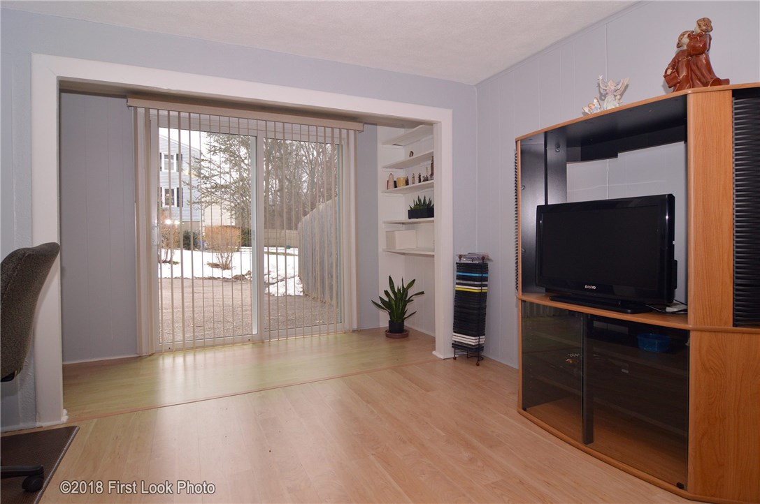 148 Iroquois Road Cumberland, RI 02864 - Photo 29 of 37 Gallery Image 29