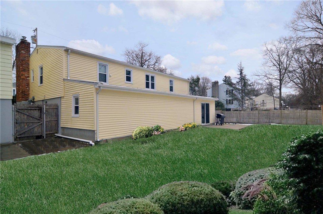 148 Iroquois Road Cumberland, RI 02864 - Photo 37 of 37 Gallery Image 37