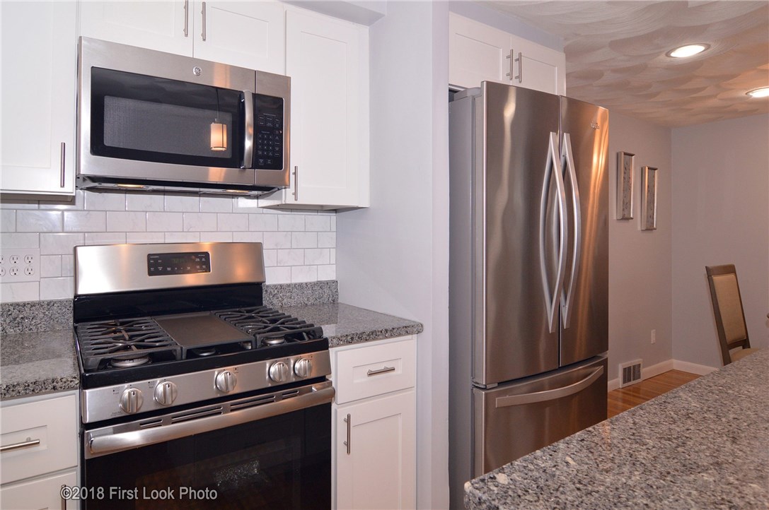 148 Iroquois Road Cumberland, RI 02864 - Photo 5 of 37 Gallery Image 5