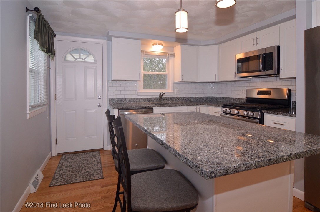 148 Iroquois Road Cumberland, RI 02864 - Photo 6 of 37 Gallery Image 6