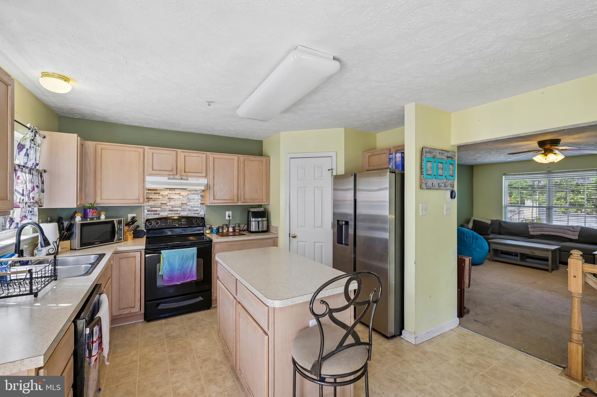981 Pirates Court Edgewood, MD 21040 - Photo 10 of 38 Kitchen