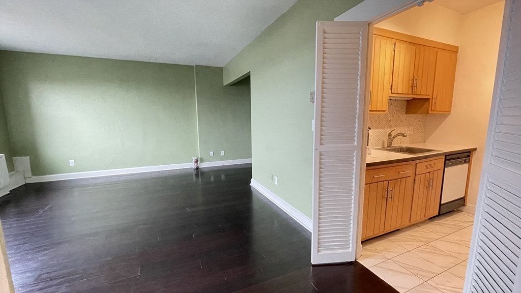 140 Chestnut Street, Unit 610 Springfield, MA 01103 - Photo 6 of 19 Gallery Image 6