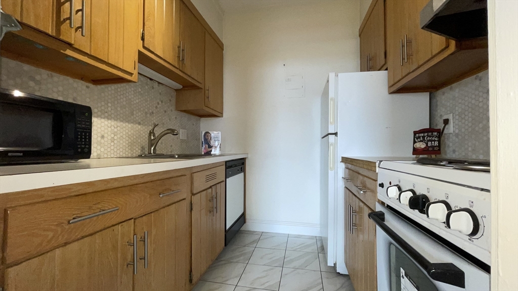 140 Chestnut Street, Unit 610 Springfield, MA 01103 - Photo 7 of 19 Gallery Image 7
