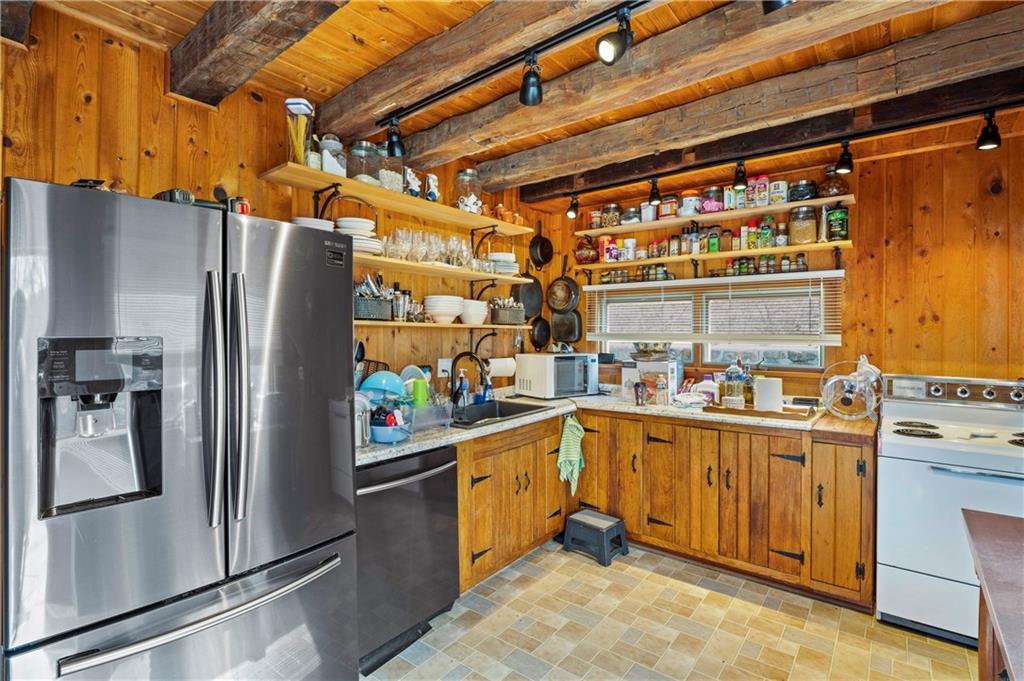 2142 Scullton Road Rockwood, PA 15557 - Photo 7 of 25 Gallery Image 7