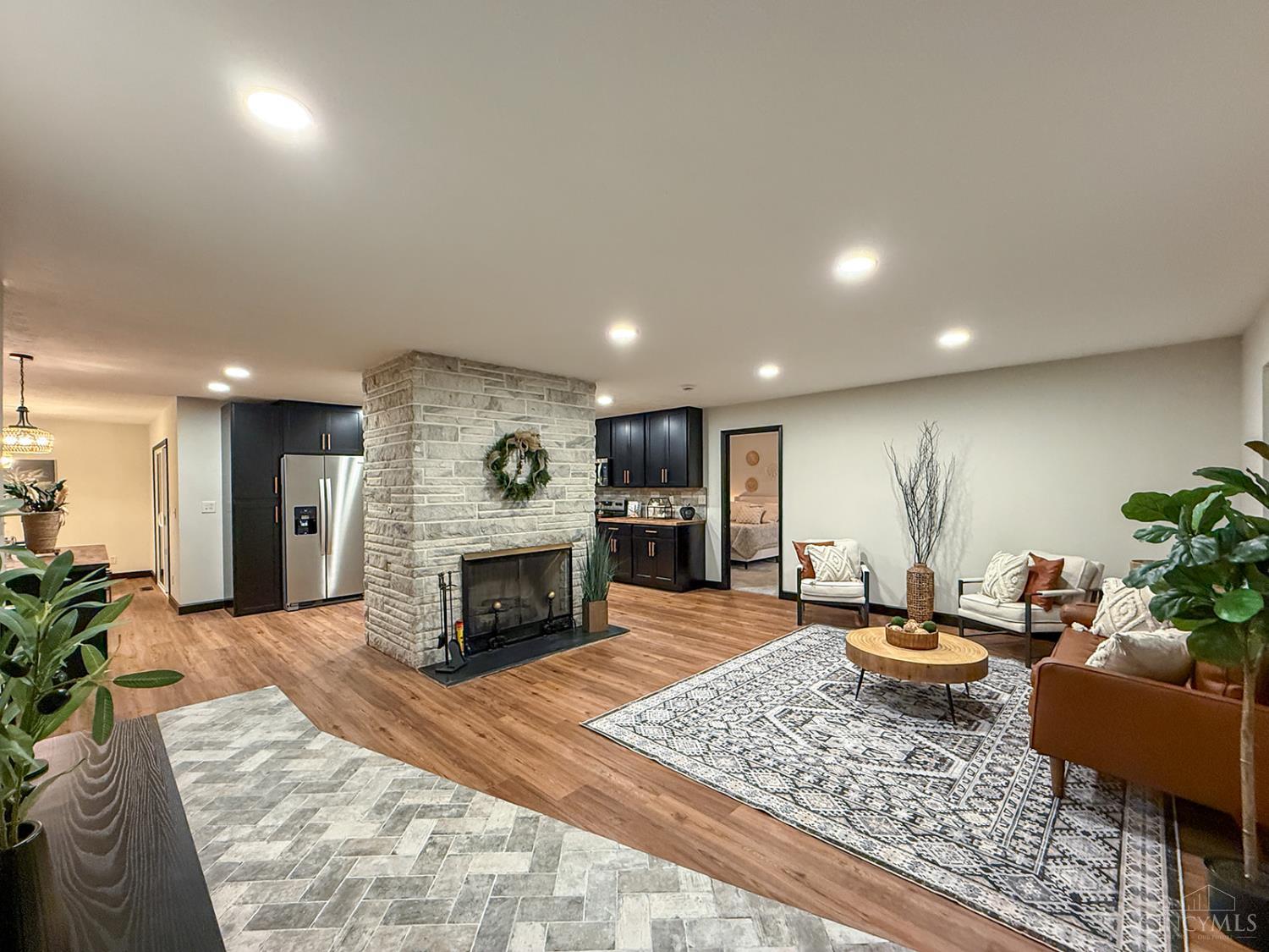 11131 Hanover Road Forest Park, OH 45240 - Photo 5 of 43 Gallery Image 5