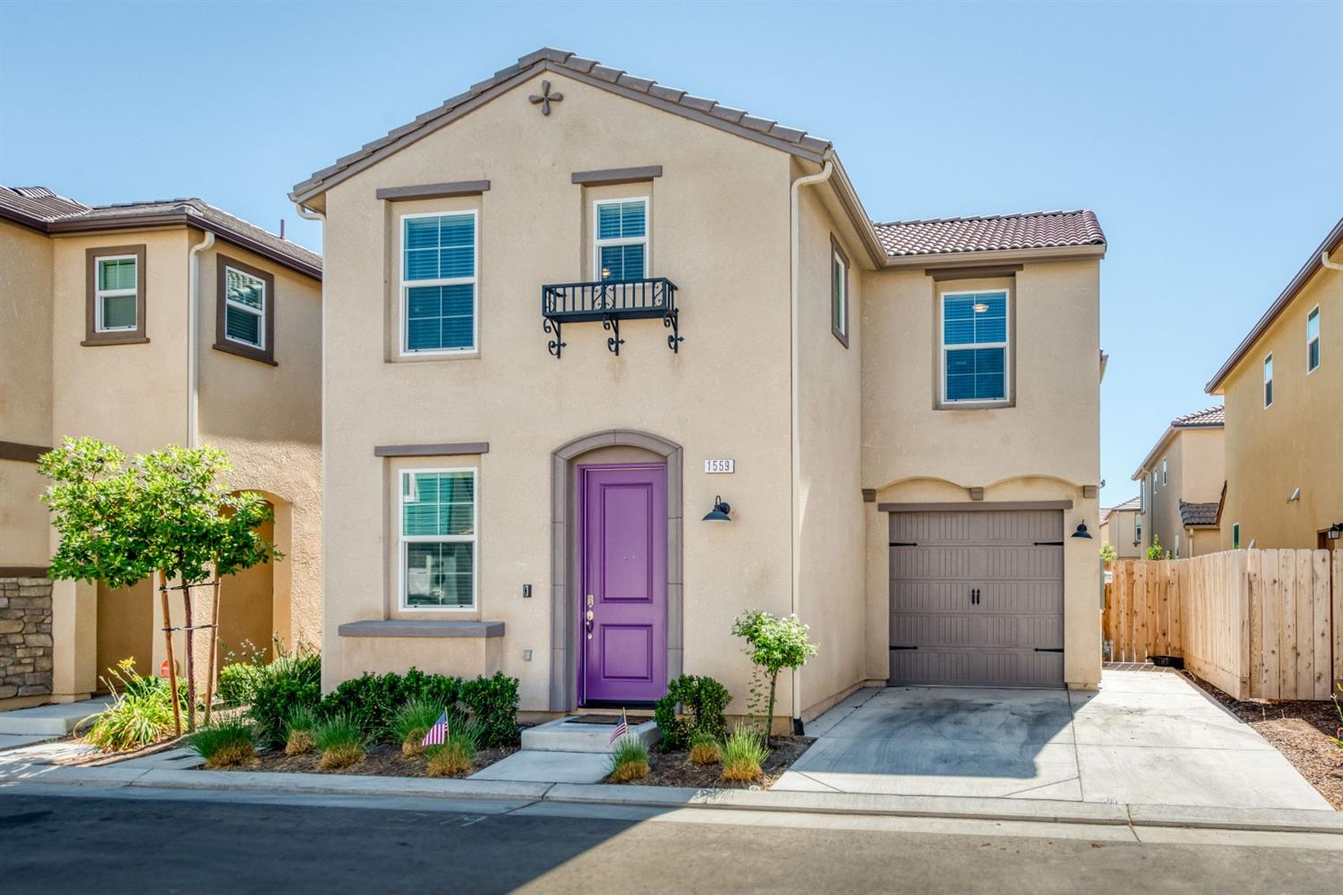 1559 Lambourn Way Clovis, CA 93619 - Photo 2 of 27