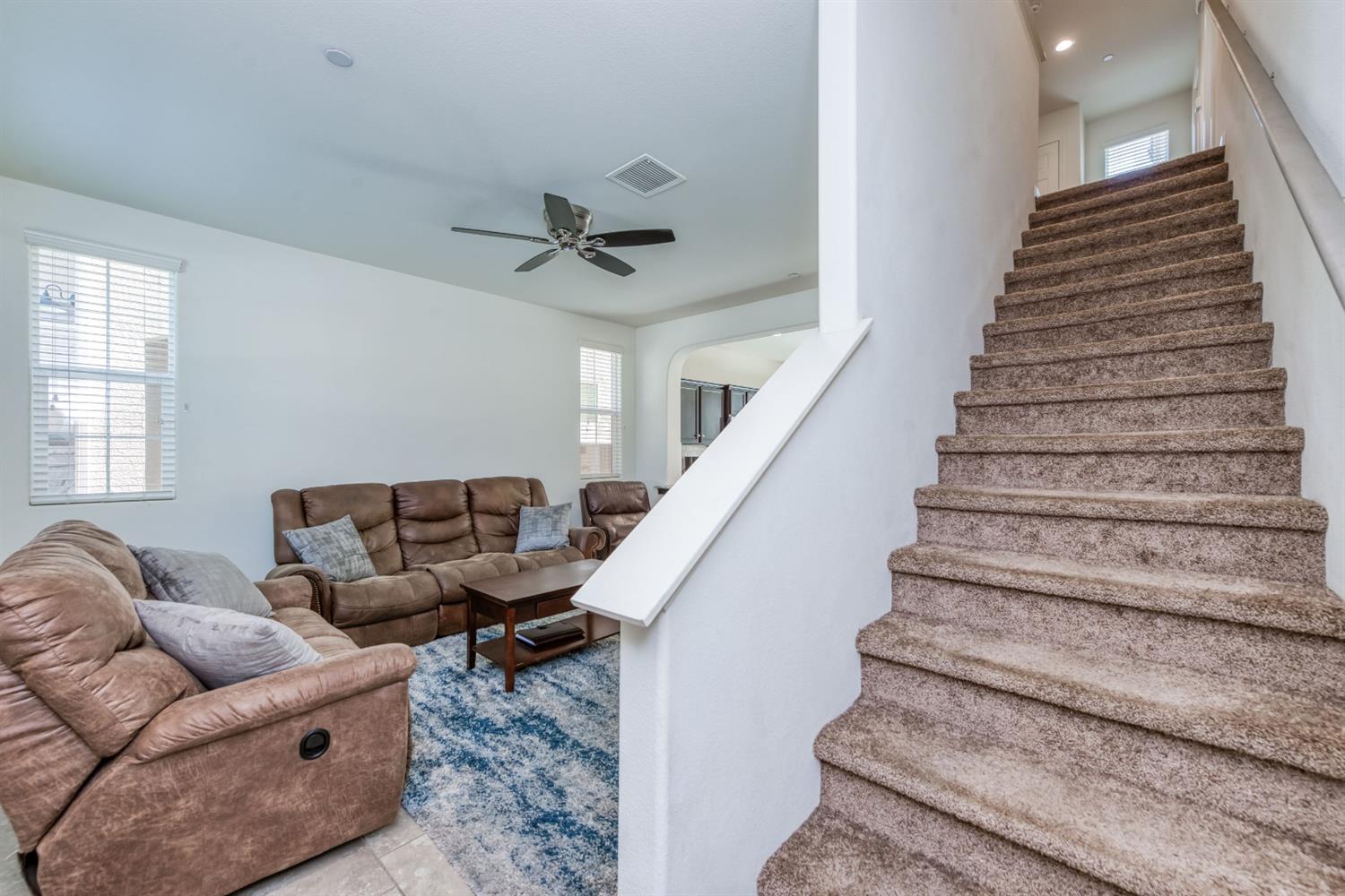 1559 Lambourn Way Clovis, CA 93619 - Photo 12 of 27