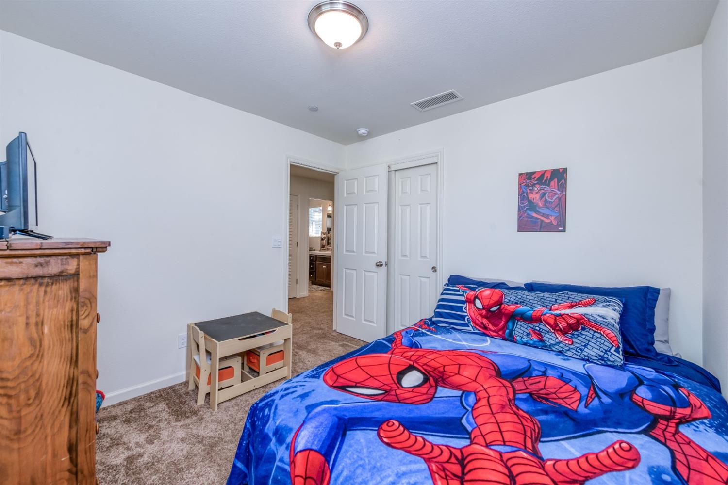 1559 Lambourn Way Clovis, CA 93619 - Photo 17 of 27