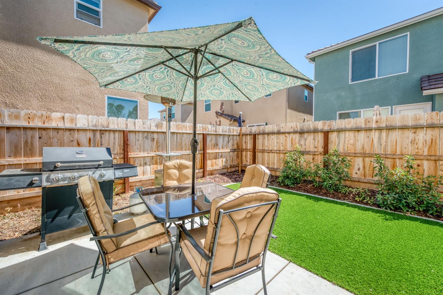 1559 Lambourn Way Clovis, CA 93619 - Photo 21 of 27