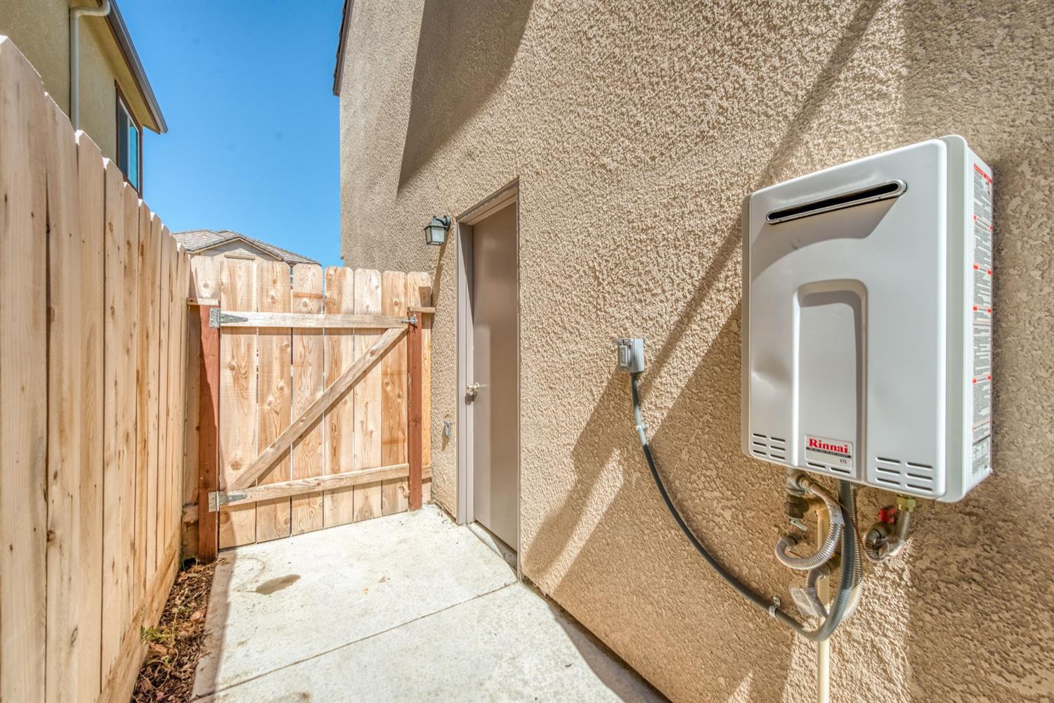 1559 Lambourn Way Clovis, CA 93619 - Photo 25 of 27