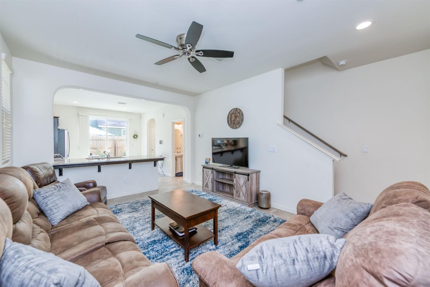 1559 Lambourn Way Clovis, CA 93619 - Photo 5 of 27