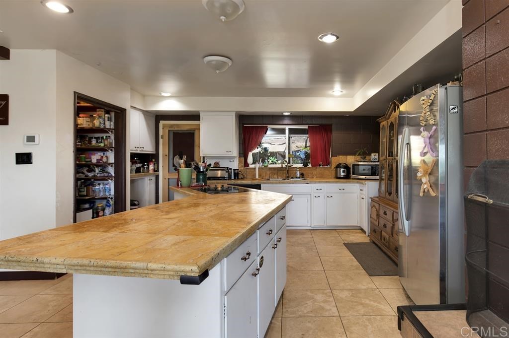 5463 Rainbow Heights Road Fallbrook, CA 92028 - Photo 9 of 25