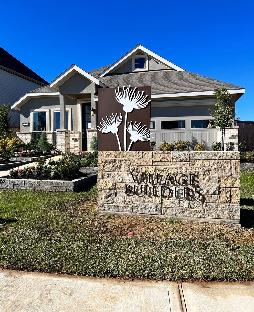 28959 Rustic Robin Drive Hockley, TX 77447 - Photo 5 of 13 a front view of a house with garden