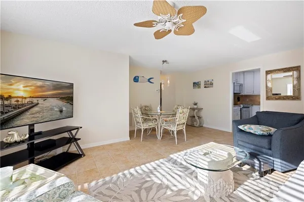 $6,800 | 578 Broad Avenue South, Unit 578, Naples, FL 34102