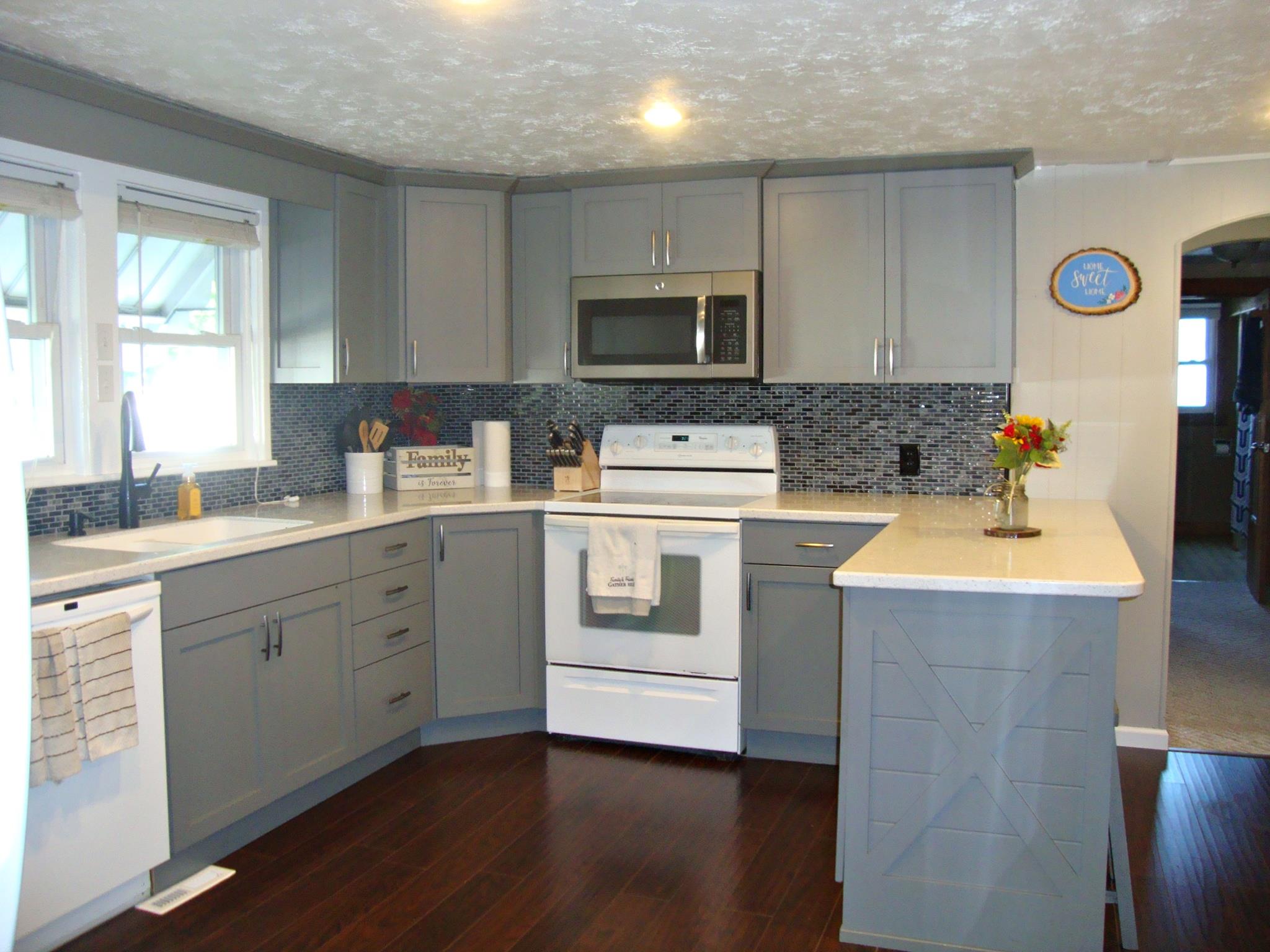 311 Bloomfield Road Loogootee, IN 47553 - Photo 4 of 24
