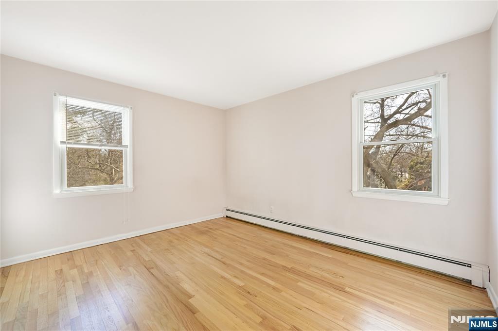 68 Colgate Avenue Paramus, NJ 07652 - Photo 10 of 11