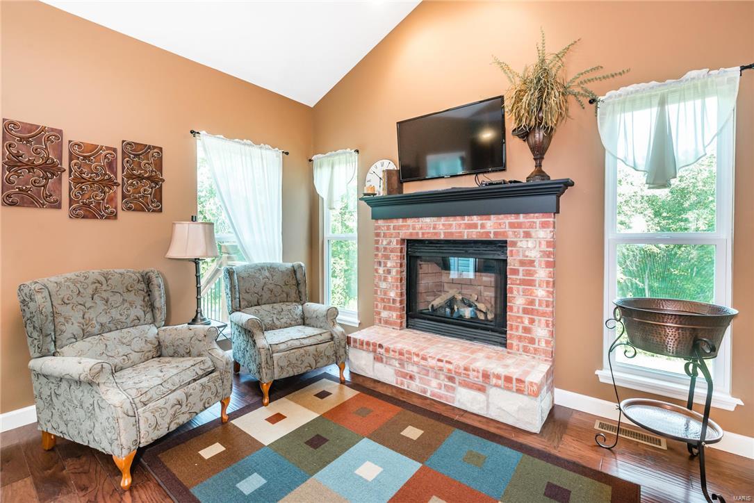 302 Schaper Road Foristell, MO 63348 - Photo 8 of 38