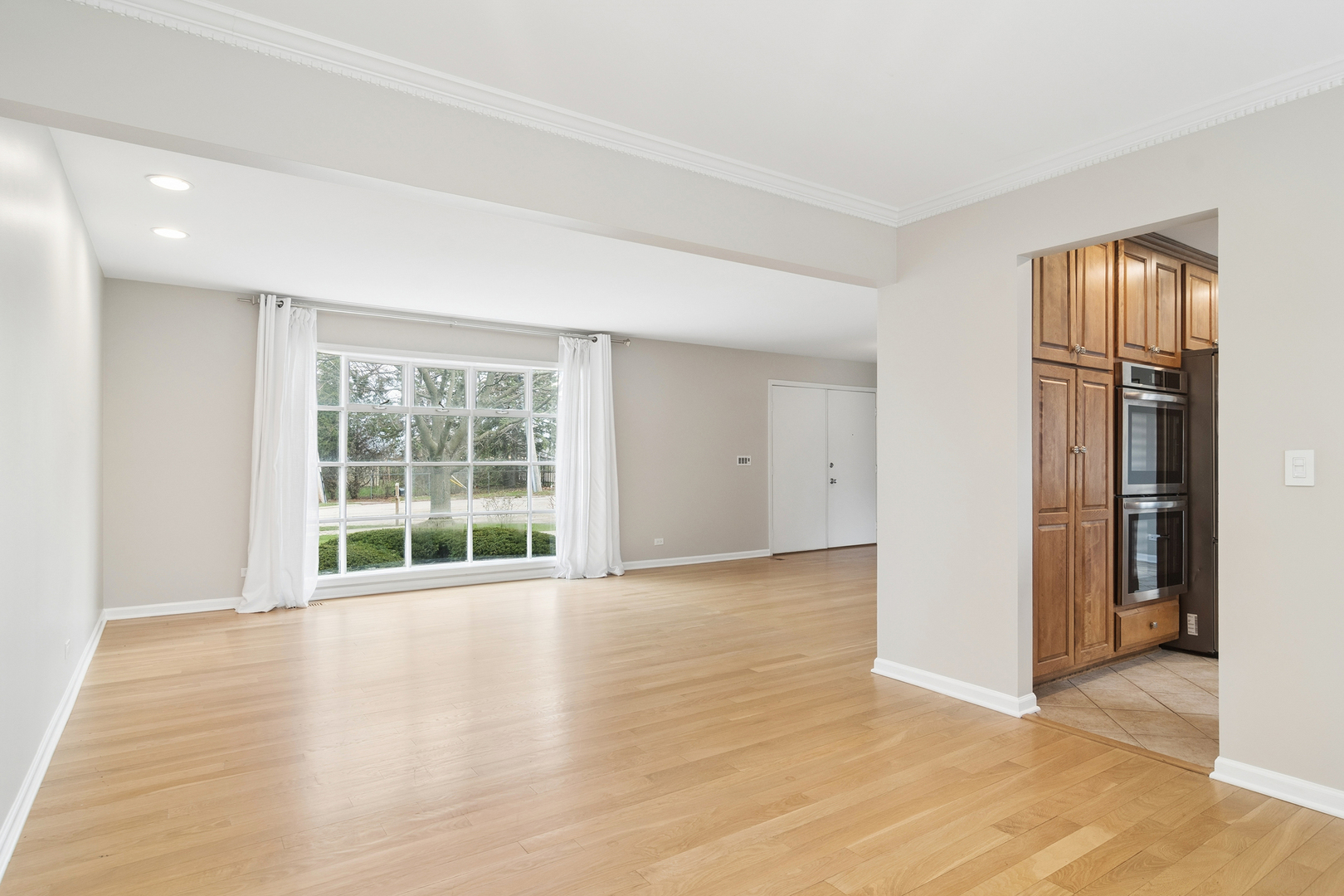 10 Fairview Avenue Deerfield, IL 60015 - Photo 3 of 25