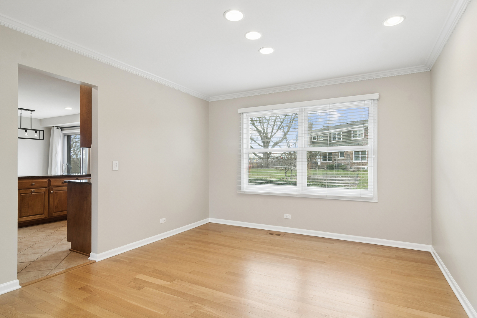 10 Fairview Avenue Deerfield, IL 60015 - Photo 4 of 25