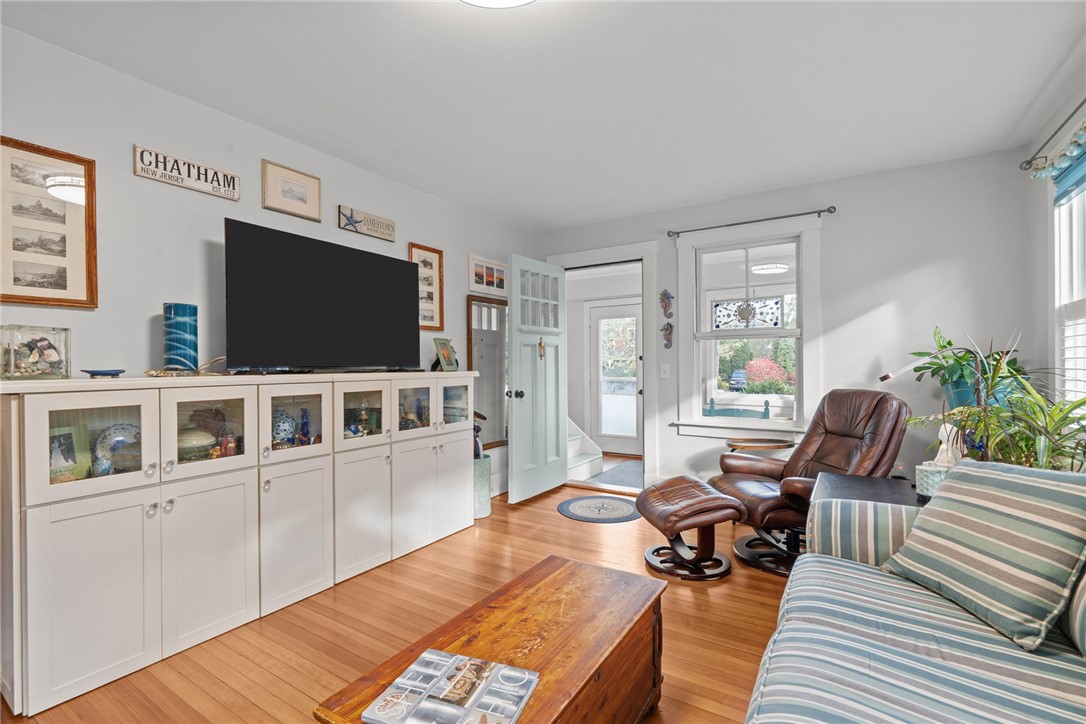 104 Howland Avenue Jamestown, RI 02835 - Photo 14 of 50