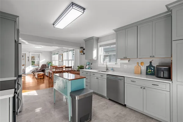 $1,460,000 | 104 Howland Avenue, Jamestown, RI 02835