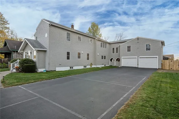 $1,460,000 | 104 Howland Avenue, Jamestown, RI 02835