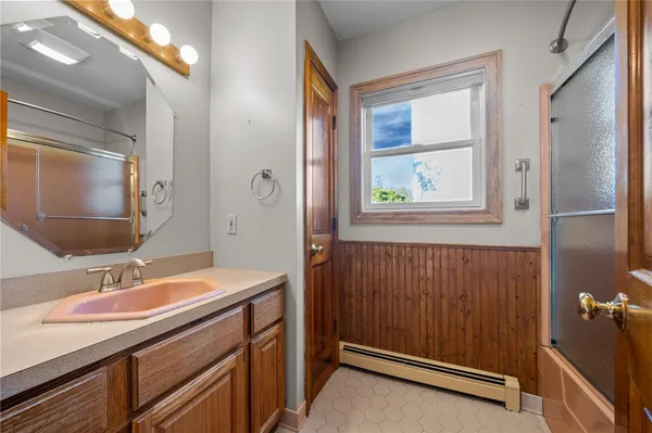 $1,460,000 | 104 Howland Avenue, Jamestown, RI 02835