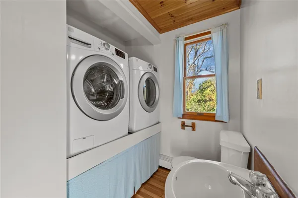 $1,460,000 | 104 Howland Avenue, Jamestown, RI 02835