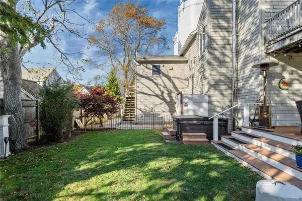 $1,460,000 | 104 Howland Avenue, Jamestown, RI 02835