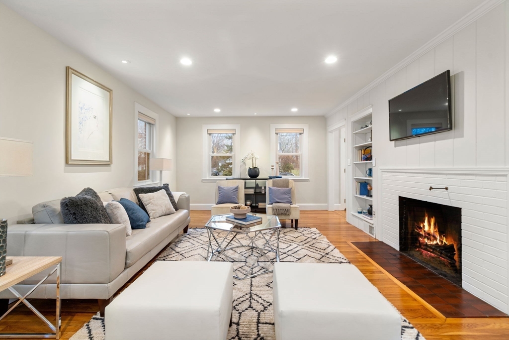39 Brook Road Sharon, MA 02067 - Photo 4 of 23 Gallery Image 4