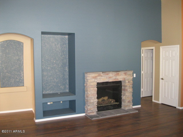 1553 East Bautista Road Gilbert, AZ 85297 - Photo 3 of 19 Great Room View 2