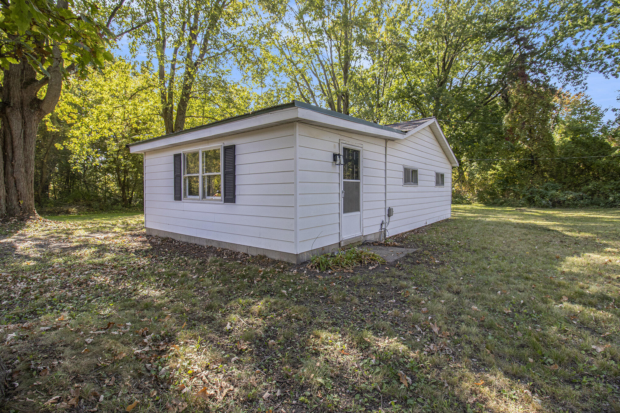 890 South Senator Road Crystal, MI 48818 - Photo 2 of 17 002_file_153