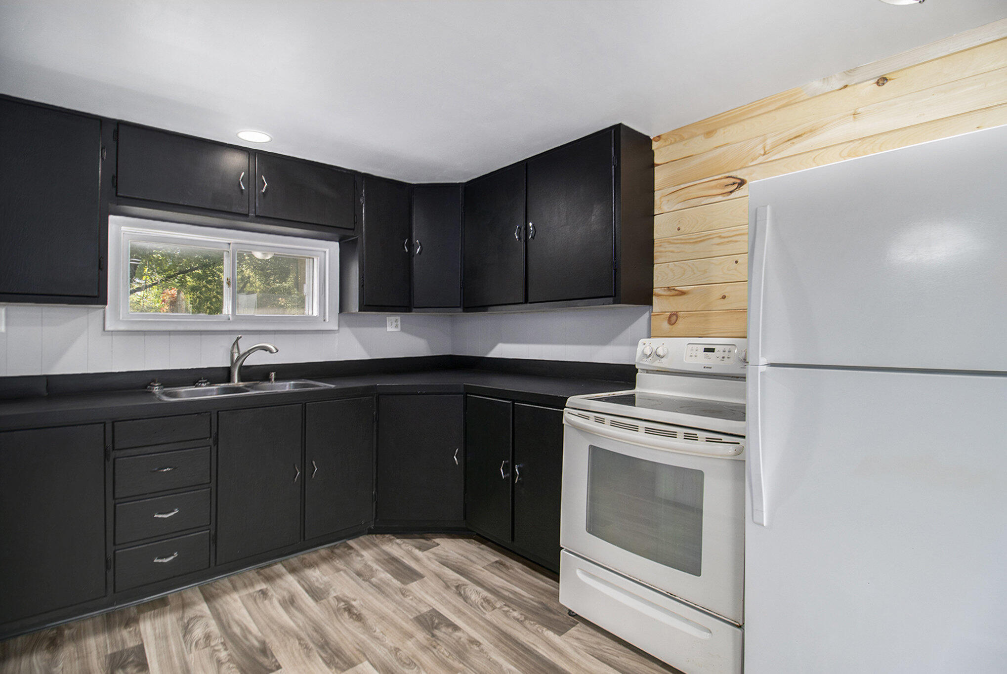 890 South Senator Road Crystal, MI 48818 - Photo 6 of 17 006_file_804