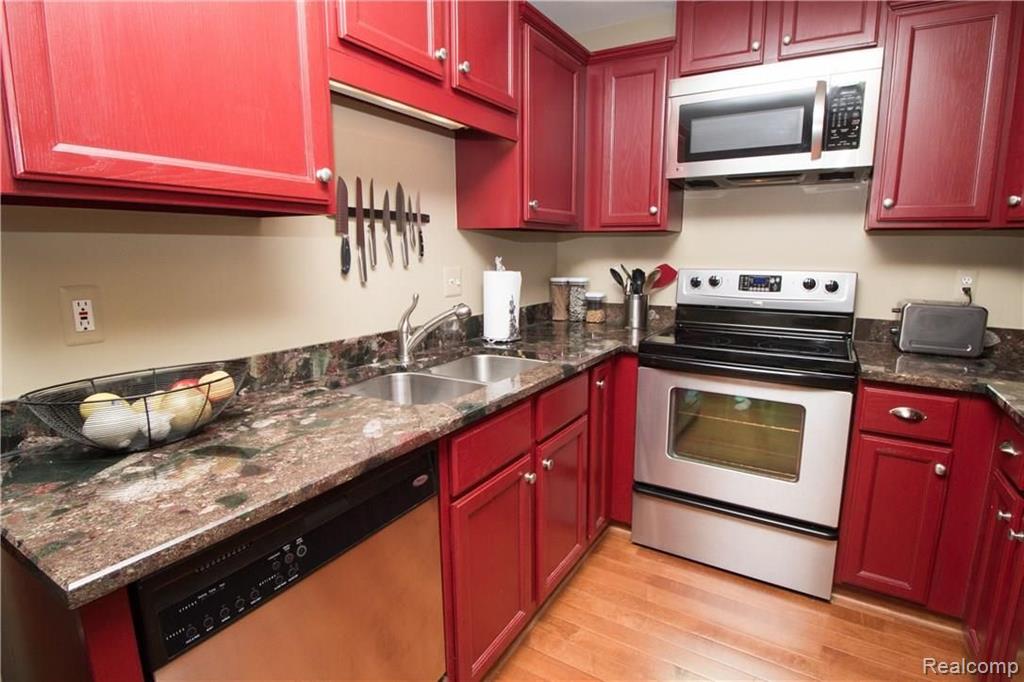 1443 Chesapeake Road Royal Oak, MI 48067 - Photo 20 of 36
