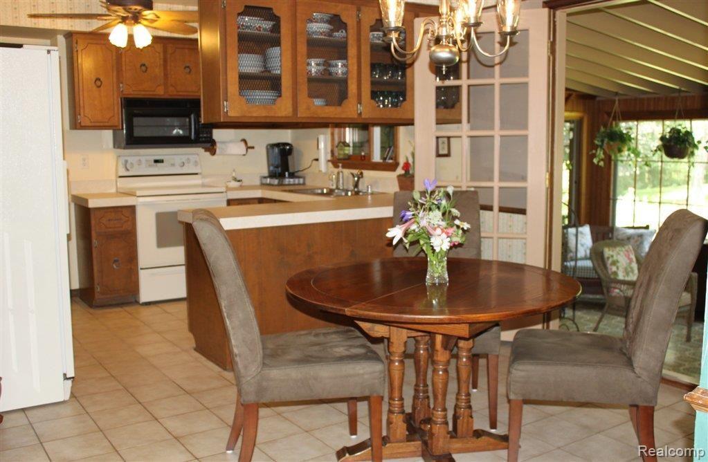 8740 Clement Road Clarkston, MI 48346 - Photo 7 of 27 Eat in Kitchen