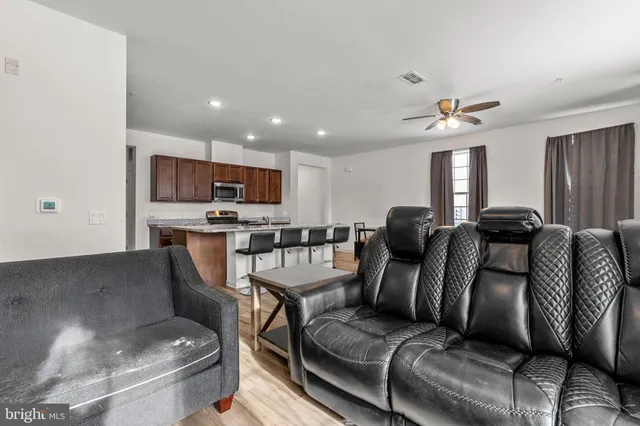 $575,000 | 228 Park Lane, Dunellen, NJ 08812