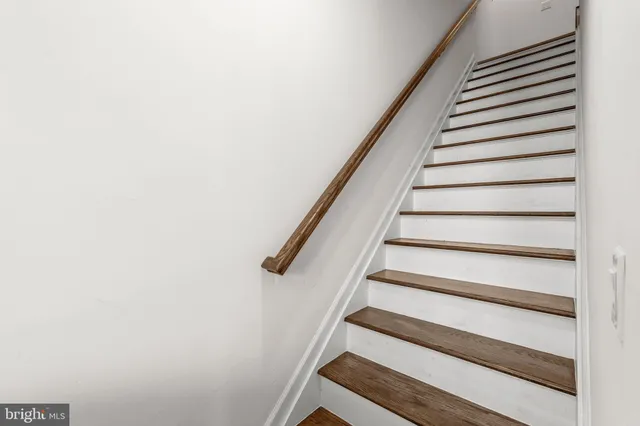 $575,000 | 228 Park Lane, Dunellen, NJ 08812