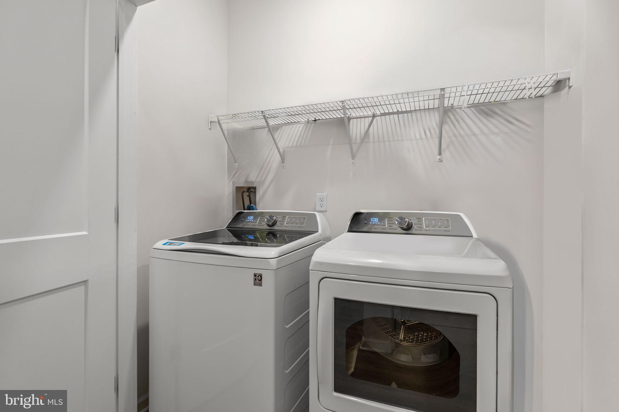 228 Park Lane Dunellen, NJ 08812 - Photo 19 of 35 a utility room with dryer and washer