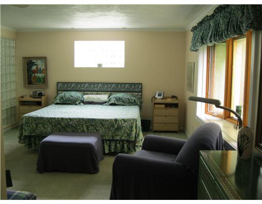 214 Field Club Ridge Road Pittsburgh, PA 15238 - Photo 12 of 18 Master Bedroom.