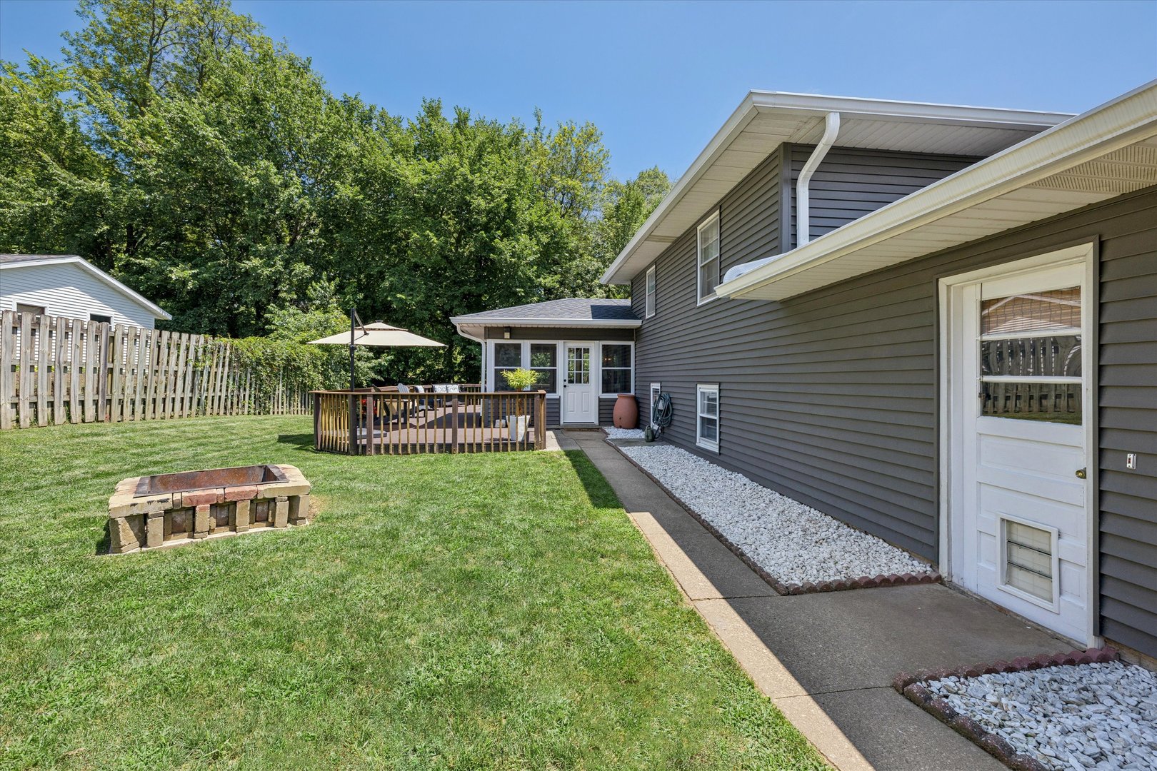 702 15th Avenue Northwest Clinton, IA 52732 - Photo 11 of 48