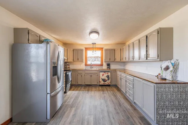 $669,900 | 6050 Elmore Road, Fruitland, ID 83619