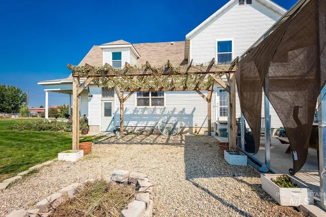 $669,900 | 6050 Elmore Road, Fruitland, ID 83619